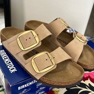 Brand new Arizona big buckle Birkenstock, color Sandcastle